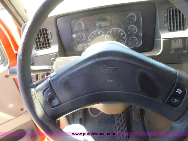 image for item L7377 2005 Sterling L9500 dump truck