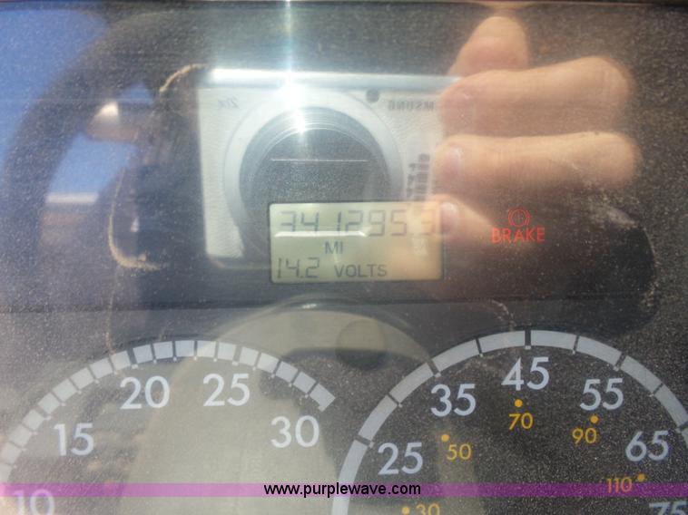 image for item L7377 2005 Sterling L9500 dump truck