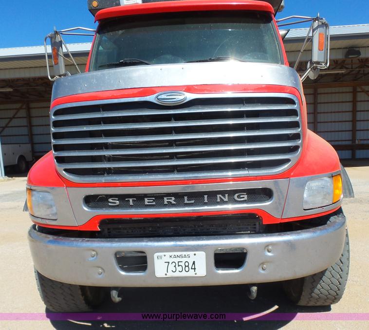 image for item L7377 2005 Sterling L9500 dump truck