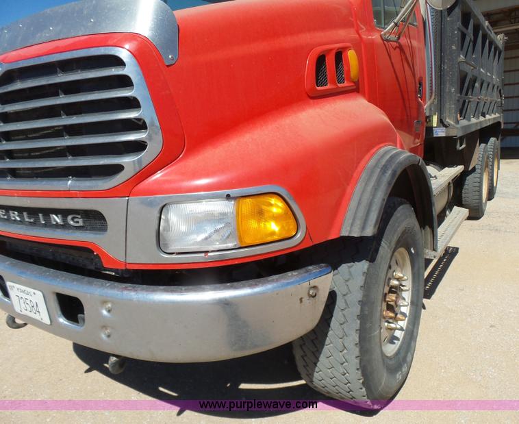 image for item L7377 2005 Sterling L9500 dump truck
