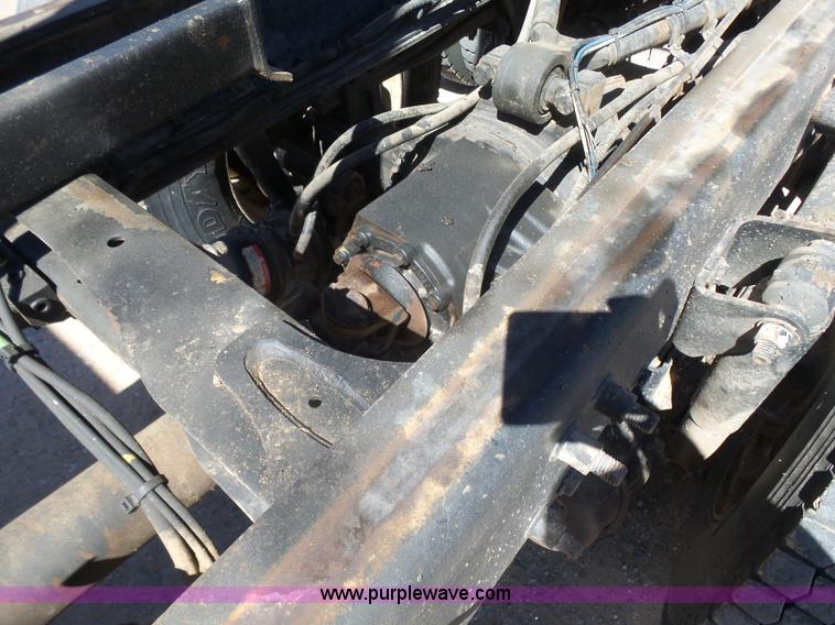 image for item L7377 2005 Sterling L9500 dump truck