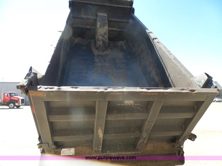 image for item L7377 2005 Sterling L9500 dump truck