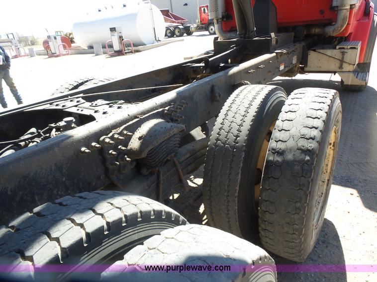 image for item L7377 2005 Sterling L9500 dump truck