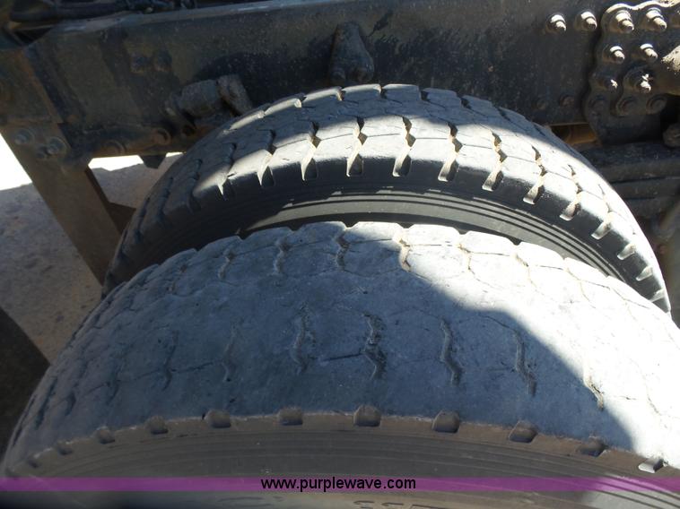 image for item L7377 2005 Sterling L9500 dump truck