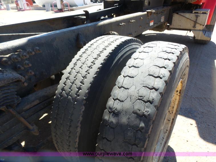 image for item L7377 2005 Sterling L9500 dump truck