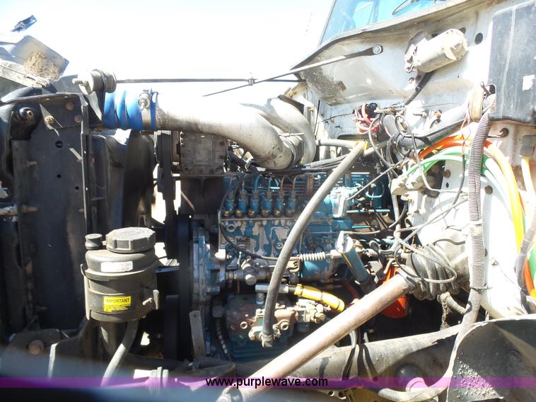 image for item L7378 1994 International 4900 dump truck