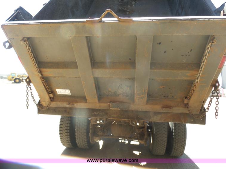 image for item L7378 1994 International 4900 dump truck
