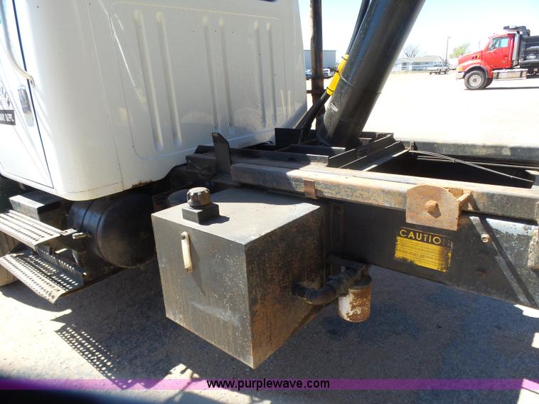 image for item L7378 1994 International 4900 dump truck