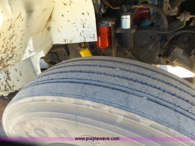 image for item L7378 1994 International 4900 dump truck