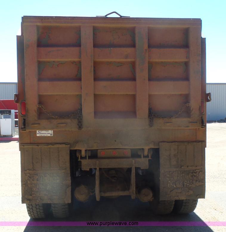 image for item L7379 1992 International 2554 dump truck