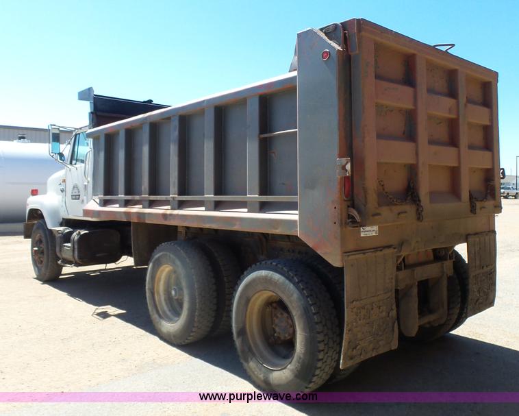 image for item L7379 1992 International 2554 dump truck