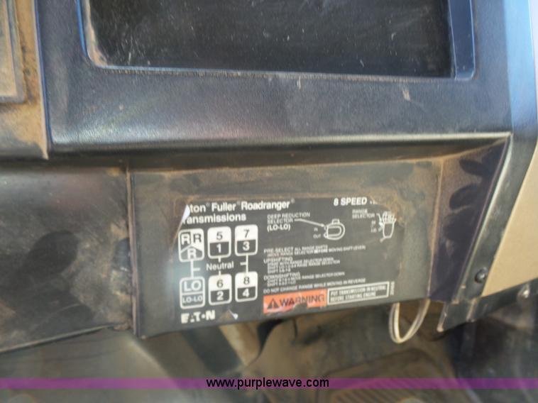 image for item L7379 1992 International 2554 dump truck