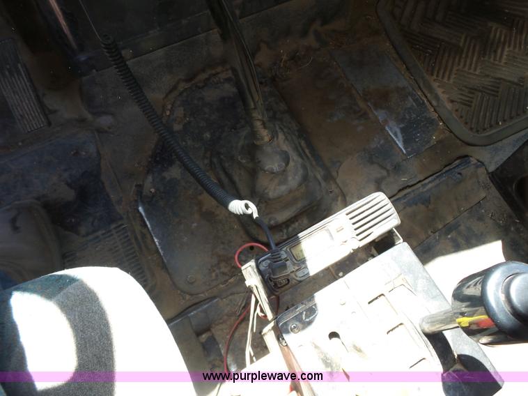 image for item L7379 1992 International 2554 dump truck