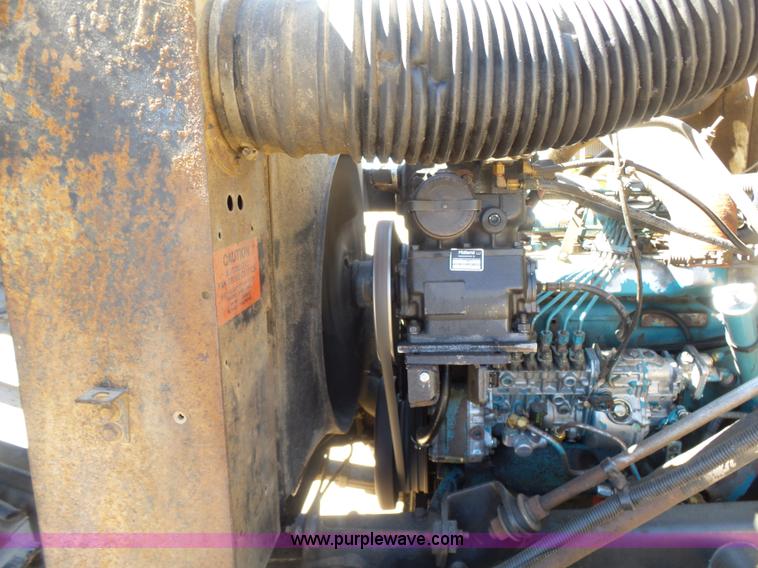 image for item L7379 1992 International 2554 dump truck