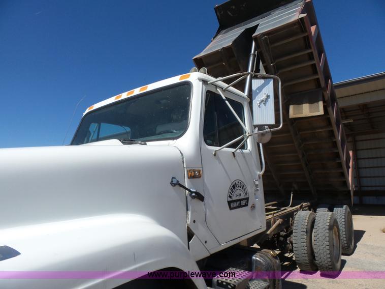 image for item L7379 1992 International 2554 dump truck