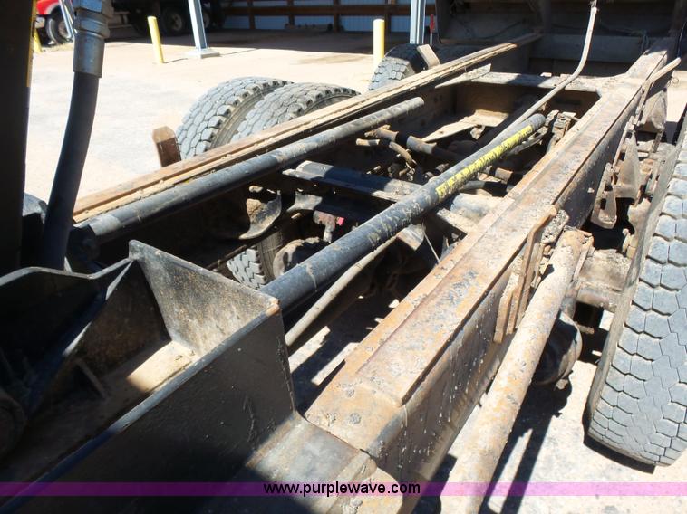 image for item L7379 1992 International 2554 dump truck