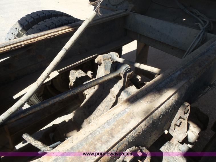 image for item L7379 1992 International 2554 dump truck