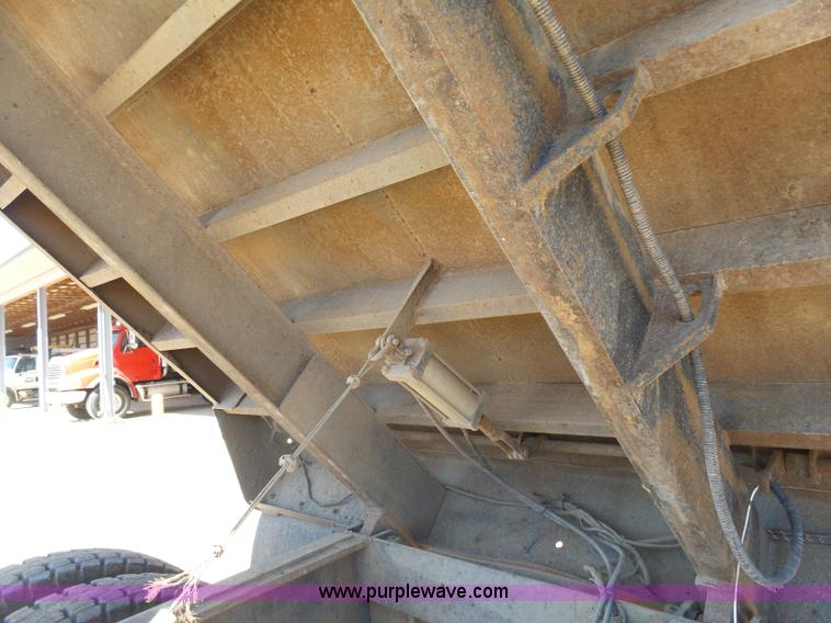 image for item L7379 1992 International 2554 dump truck