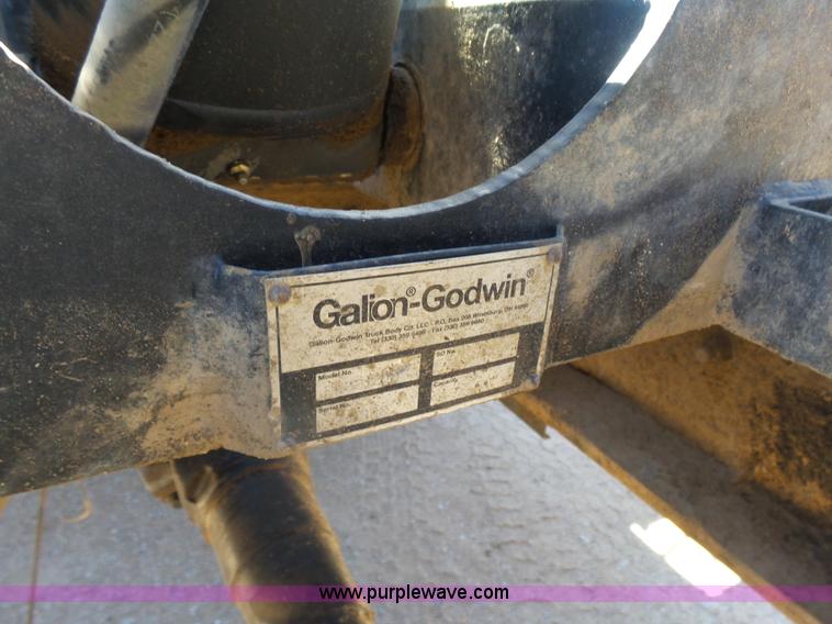 image for item L7379 1992 International 2554 dump truck