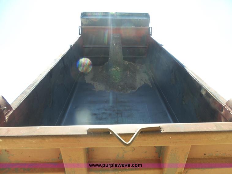 image for item L7379 1992 International 2554 dump truck