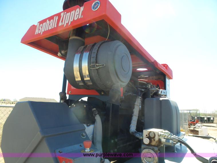 image for item L7385 Asphalt Zipper AZ-480HD cold planer