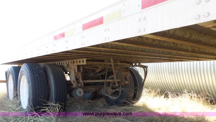 image for item L7401 1999 Fruehauf dry van trailer