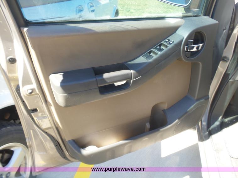 image for item L7402 2005 Nissan Xterra SUV
