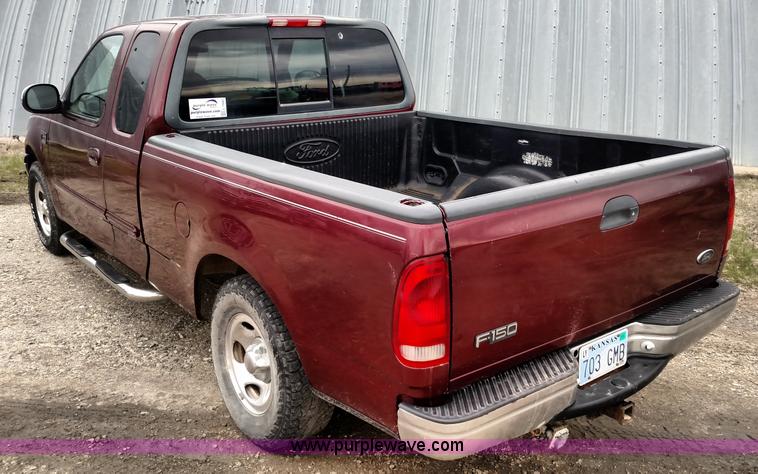 image for item L7440 1999 Ford F150 SuperCab pickup truck