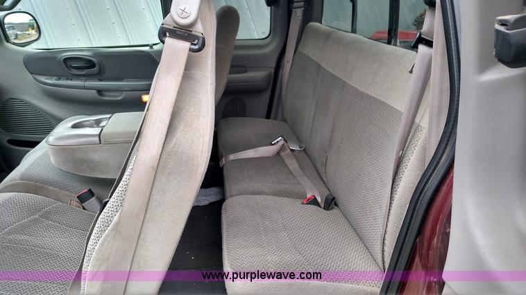 image for item L7440 1999 Ford F150 SuperCab pickup truck