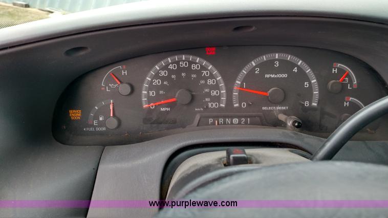 image for item L7440 1999 Ford F150 SuperCab pickup truck