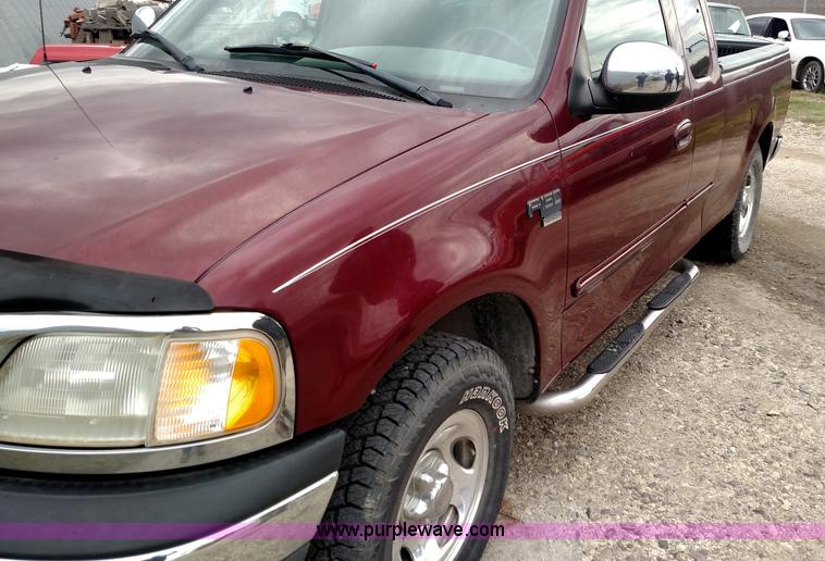 image for item L7440 1999 Ford F150 SuperCab pickup truck