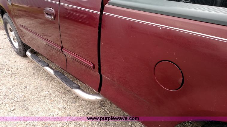 image for item L7440 1999 Ford F150 SuperCab pickup truck