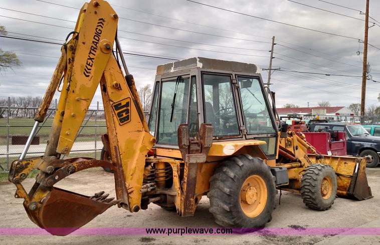 image for item L7442 JCB Sitemaster backhoe