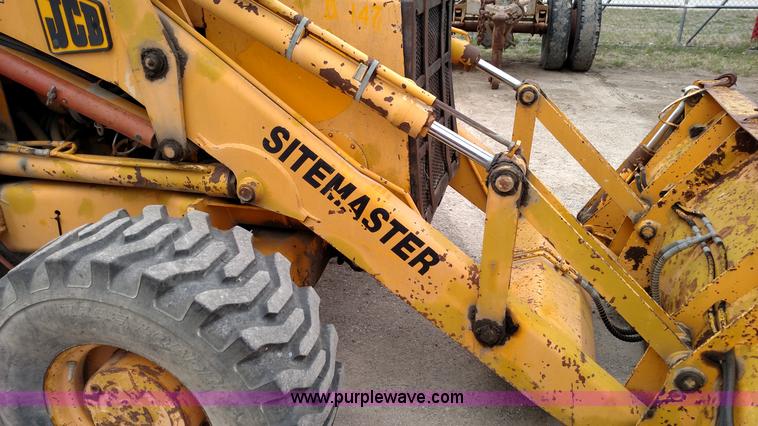 image for item L7442 JCB Sitemaster backhoe