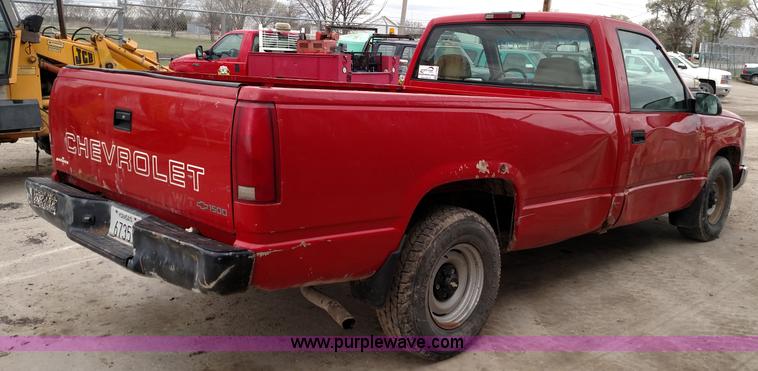 image for item L7443 1998 Chevrolet 1500 pickup truck