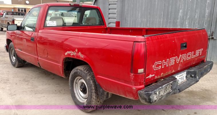 image for item L7443 1998 Chevrolet 1500 pickup truck