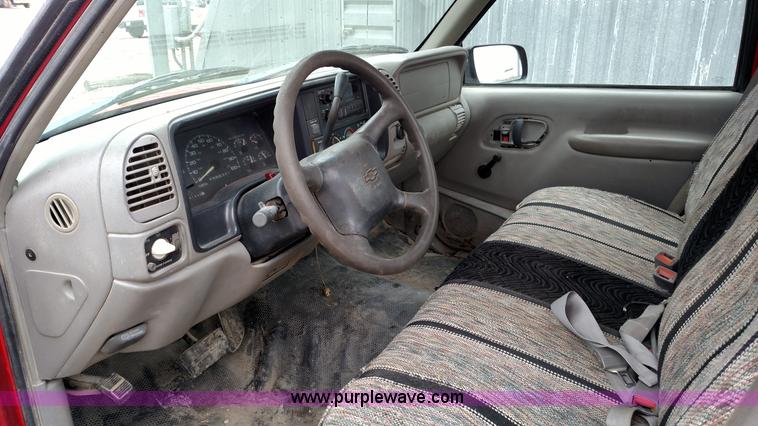 image for item L7443 1998 Chevrolet 1500 pickup truck