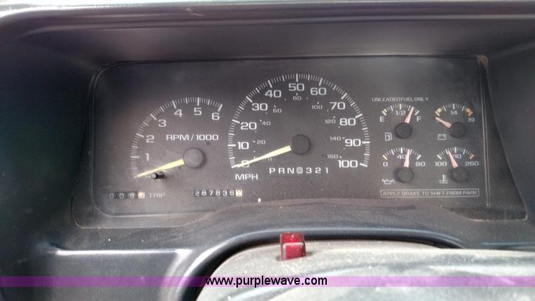 image for item L7443 1998 Chevrolet 1500 pickup truck