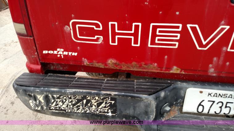 image for item L7443 1998 Chevrolet 1500 pickup truck