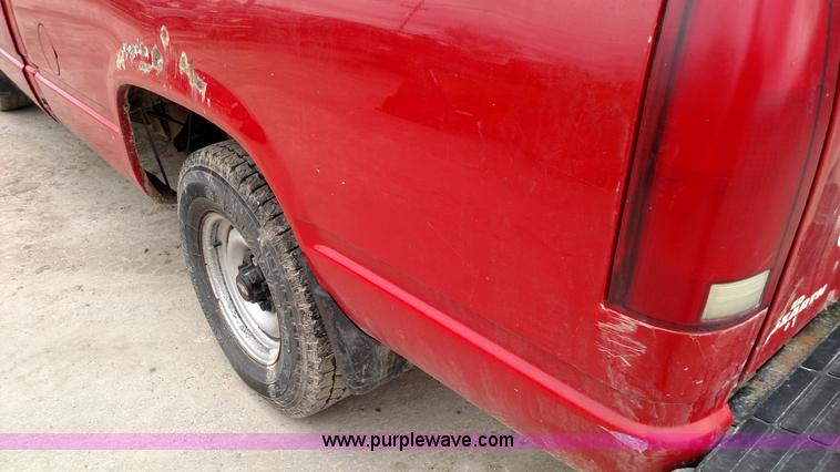image for item L7443 1998 Chevrolet 1500 pickup truck