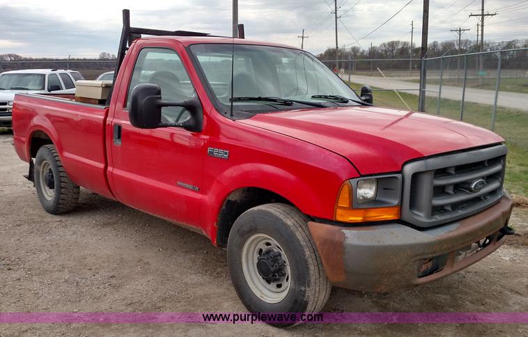 image for item L7444 1999 Ford F250 Super Duty pickup truck