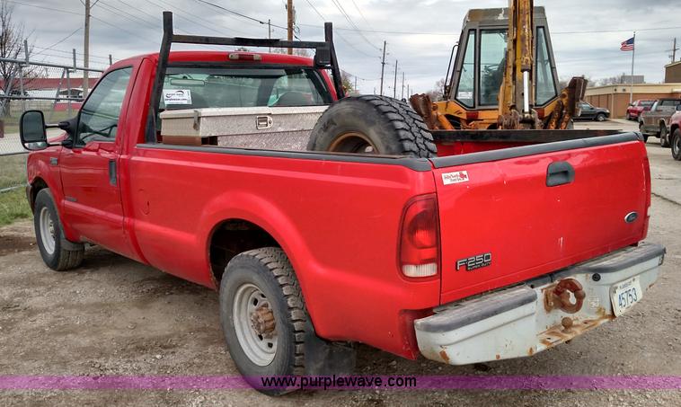 image for item L7444 1999 Ford F250 Super Duty pickup truck