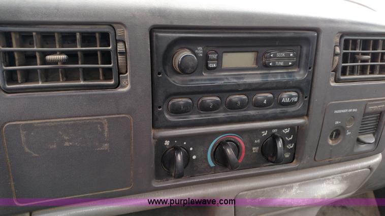 image for item L7444 1999 Ford F250 Super Duty pickup truck