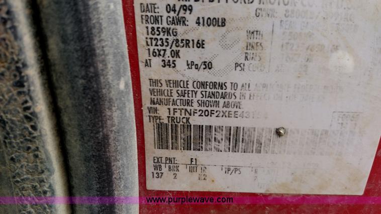 image for item L7444 1999 Ford F250 Super Duty pickup truck