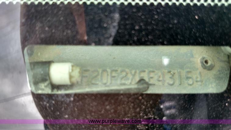 image for item L7444 1999 Ford F250 Super Duty pickup truck