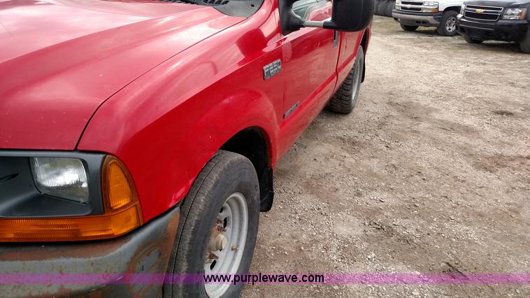 image for item L7444 1999 Ford F250 Super Duty pickup truck