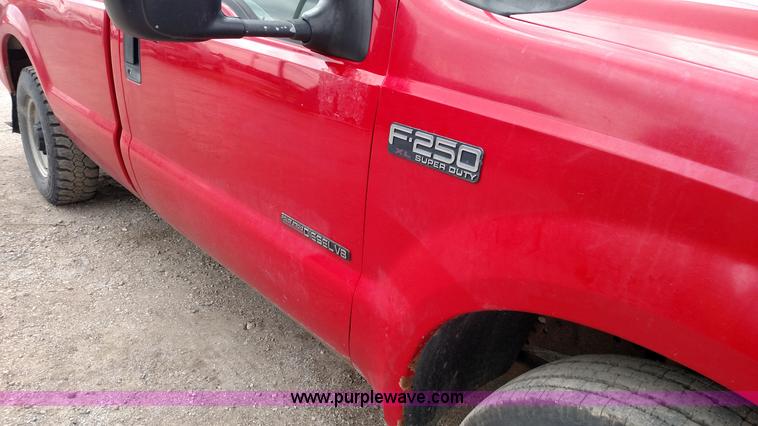 image for item L7444 1999 Ford F250 Super Duty pickup truck
