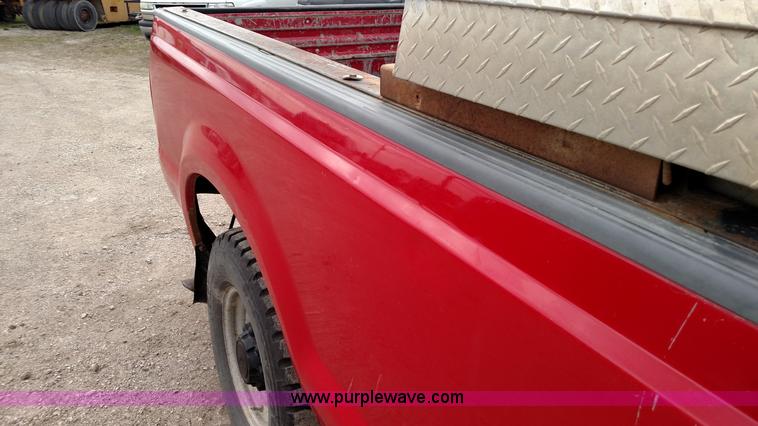 image for item L7444 1999 Ford F250 Super Duty pickup truck