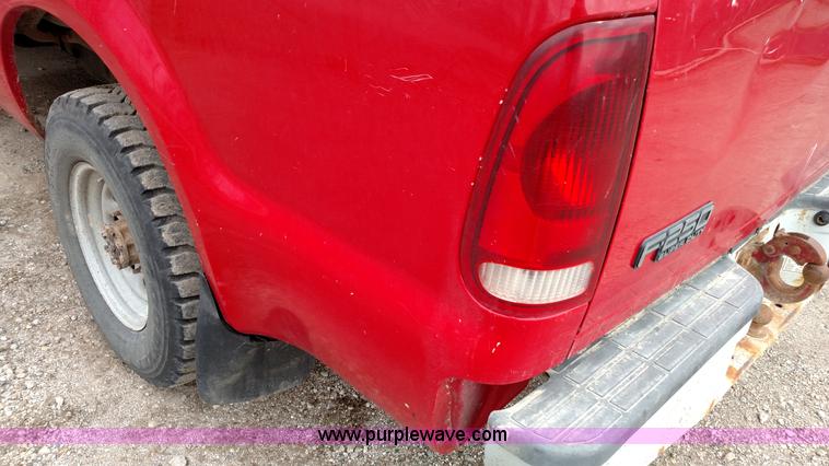 image for item L7444 1999 Ford F250 Super Duty pickup truck