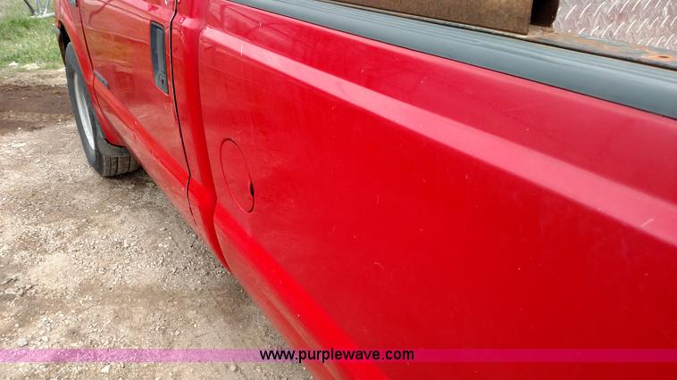 image for item L7444 1999 Ford F250 Super Duty pickup truck